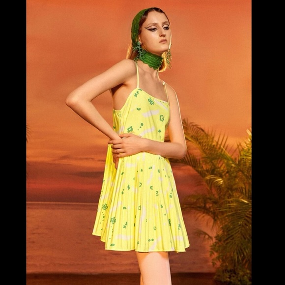 SHEIN Dresses & Skirts - 🔥 Janie Hao Graphic Print Pleated Hem Cami Dress